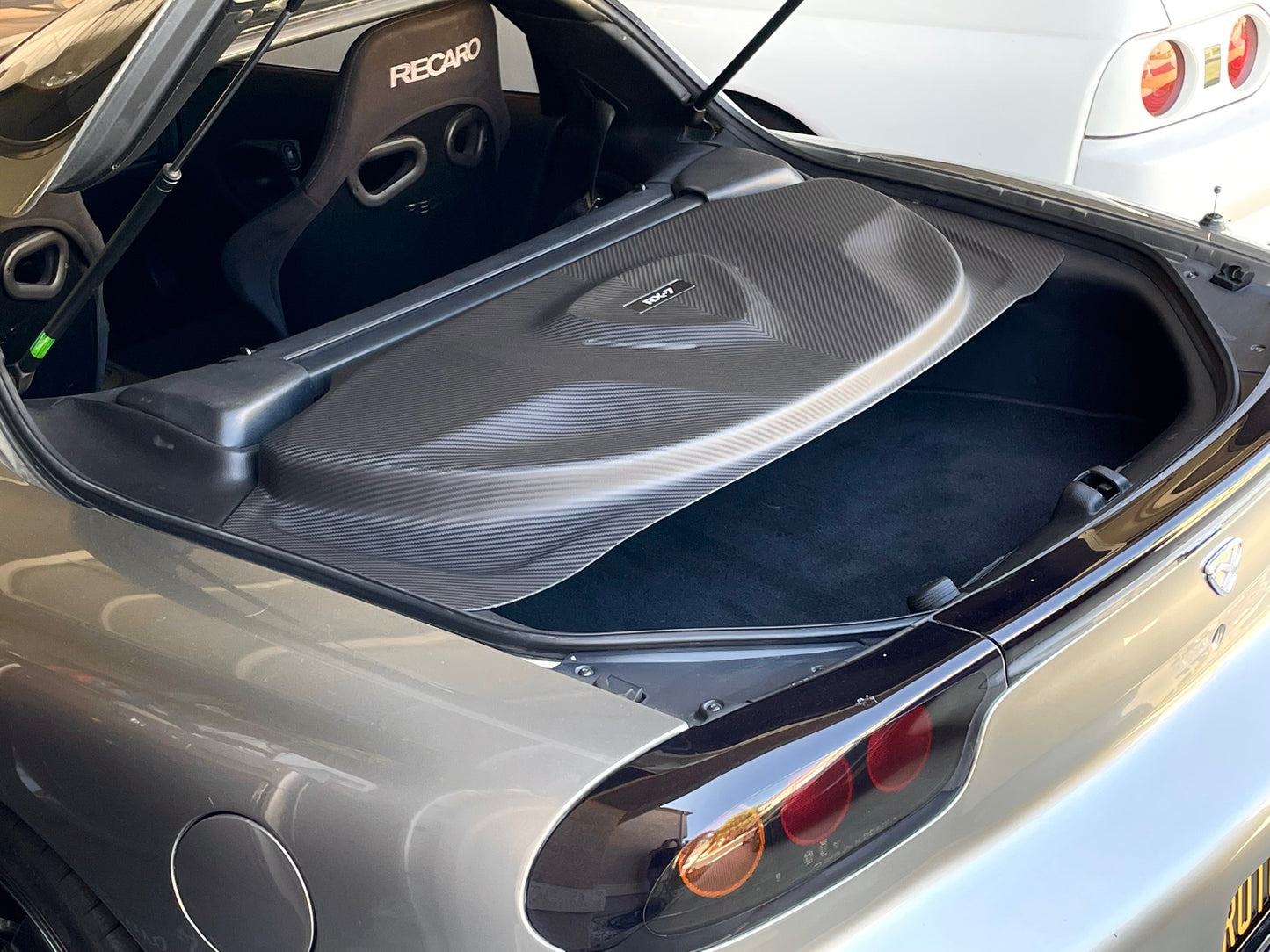 FD3S RX7 (1993-2002) Carbon Fiber Tonneau Cover